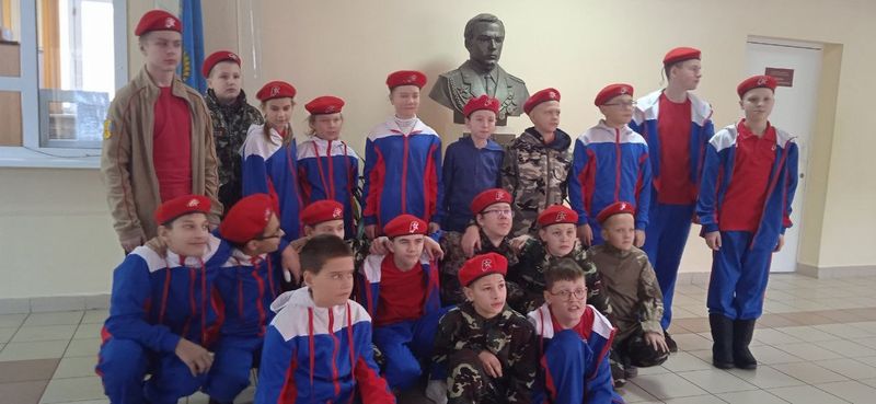 3 декабря в Кировский кадетский корпус приезжали юнармейцы из школ г. Кирова.