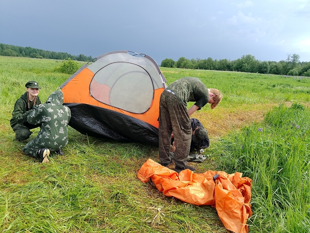 Поход в родные края: отдых и воспитание в одной поездке.
